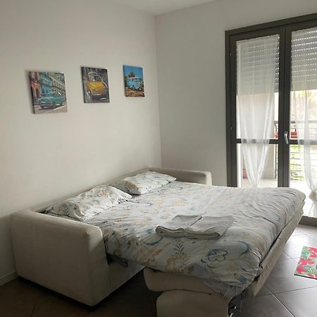 Dolcecasaleogiu Con Parcheggio Coperto Gratuito Apartment Vitinia Luaran gambar