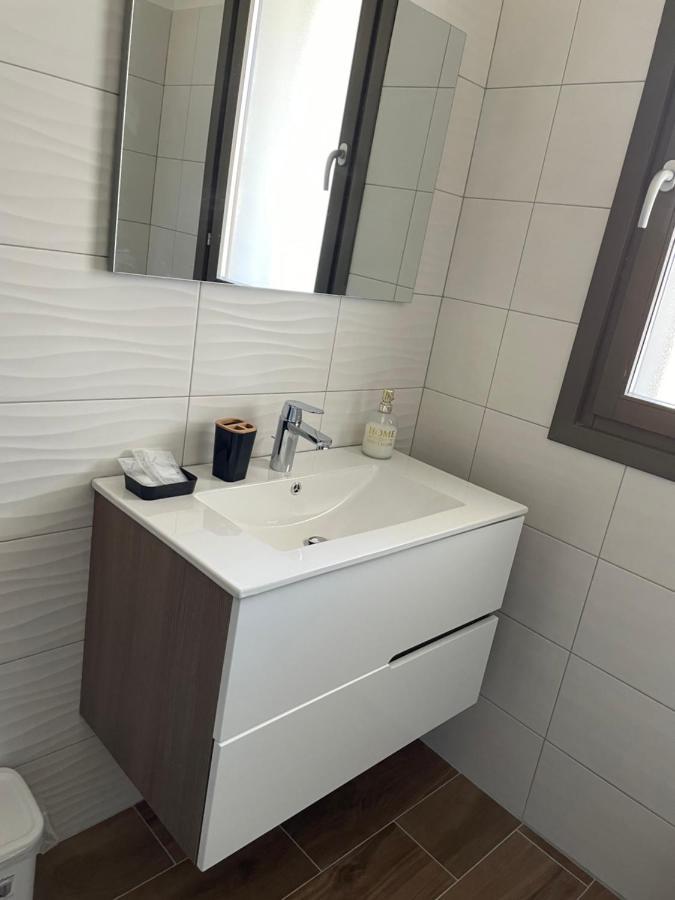 Dolcecasaleogiu Con Parcheggio Coperto Gratuito Apartment Vitinia Luaran gambar