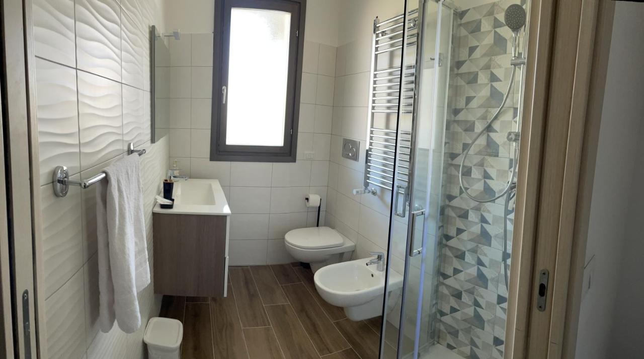 Dolcecasaleogiu Con Parcheggio Coperto Gratuito Apartment Vitinia Luaran gambar