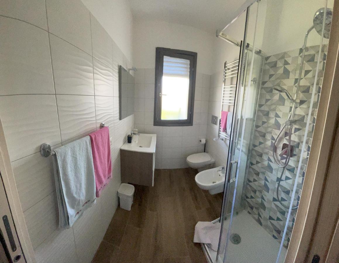 Dolcecasaleogiu Con Parcheggio Coperto Gratuito Apartment Vitinia Luaran gambar