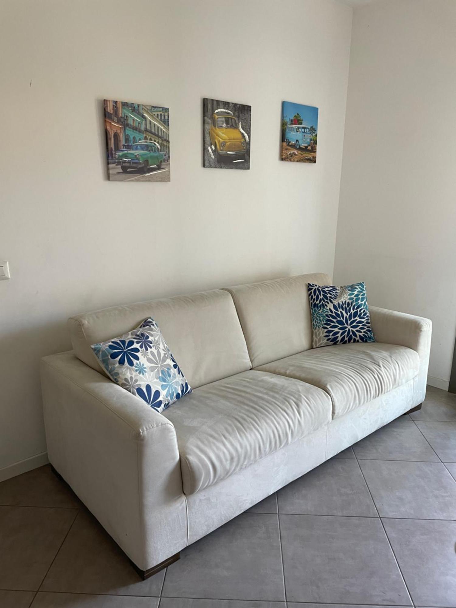Dolcecasaleogiu Con Parcheggio Coperto Gratuito Apartment Vitinia Luaran gambar