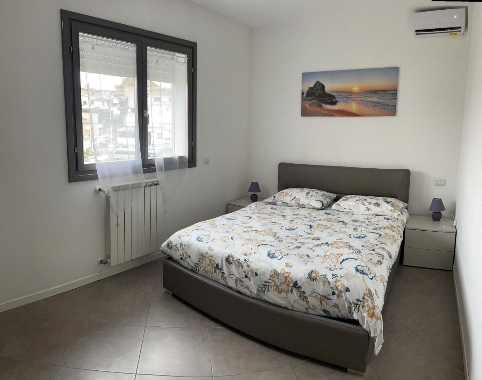 Dolcecasaleogiu Con Parcheggio Coperto Gratuito Apartment Vitinia Luaran gambar